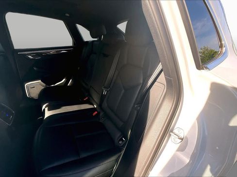 Used 2023 Porsche Macan S AWD/4WD image 21