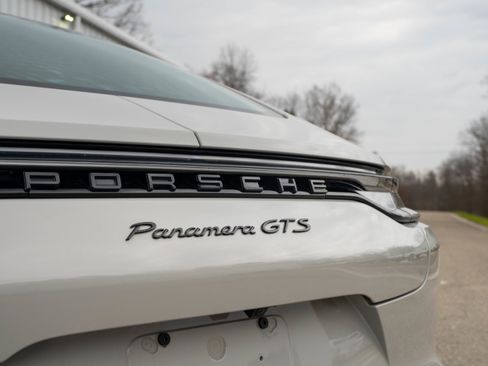 Used 2022 Porsche Panamera GTS w/ Premium Package image 12