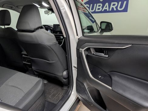 Used 2022 Toyota RAV4 XLE image 28