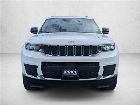 Used 2023 Jeep Grand Cherokee L Laredo AWD/4WD image 2
