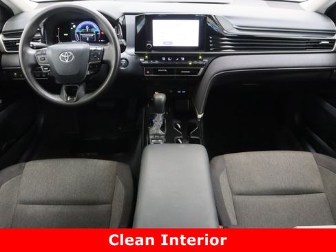Used 2025 Toyota Camry LE image 29