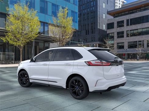 New 2024 Ford Edge SE w/ Black Appearance Package image 4