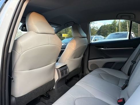 Used 2021 Toyota Camry XLE FWD image 12