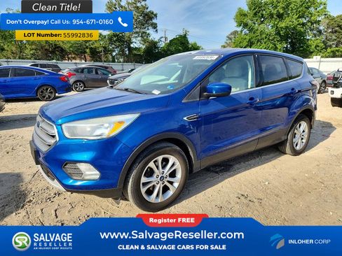 Used 2017 Ford Escape SE FWD image 1