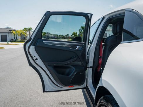 Used 2024 Porsche Macan GTS image 66