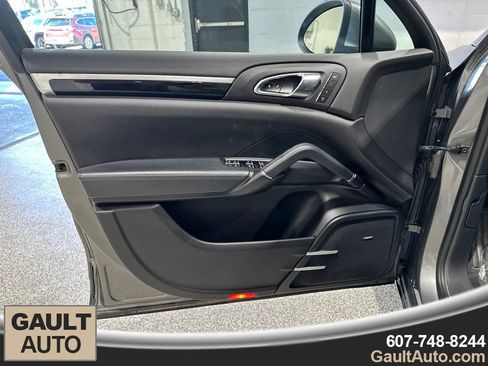 Used 2014 Porsche Cayenne S AWD/4WD image 12