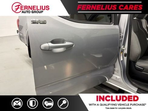 Used 2018 Toyota Tacoma SR5 AWD/4WD image 17