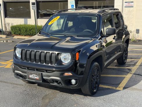 Used 2019 Jeep Renegade Sport image 3