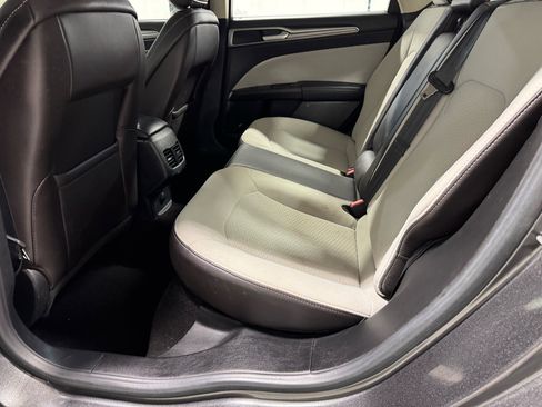 Used 2019 Ford Fusion SE w/ Equipment Group 151A image 14