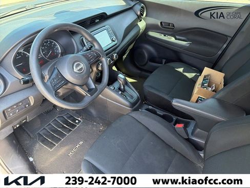 Used 2024 Nissan Kicks S image 3