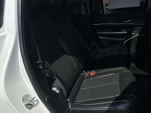 Used 2022 Jeep Grand Cherokee Limited 4xe w/ Luxury Tech Group II image 37