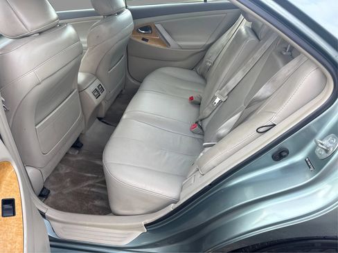 Used 2007 Toyota Camry XLE FWD image 11