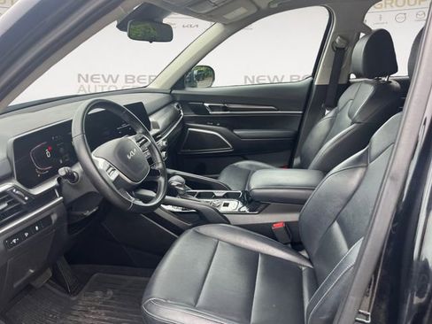 Used 2023 Kia Telluride LX FWD image 9
