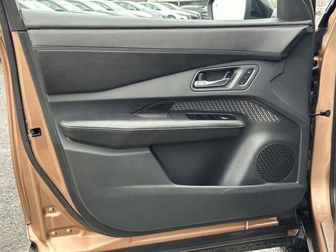 Used 2023 Nissan Ariya FWD image 13