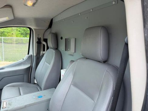 Used 2018 Ford Transit 250 130 Low Roof RWD image 19
