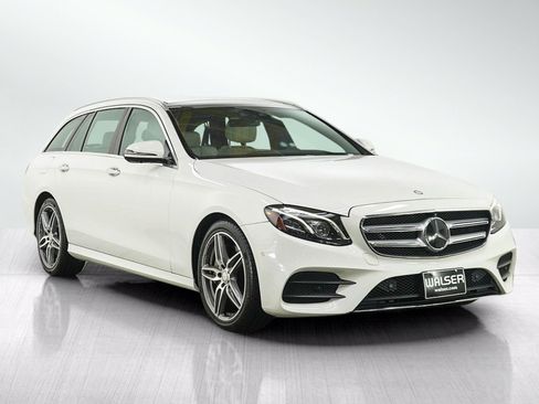 Used 2017 Mercedes-Benz E 400 4MATIC Wagon image 7