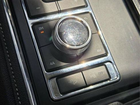 Used 2024 Ford Expedition XLT AWD/4WD image 27