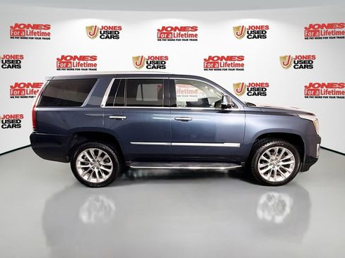 Used 2020 Cadillac Escalade Luxury image 17