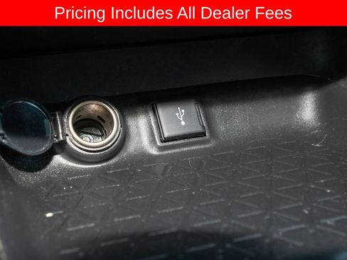 Used 2022 Toyota RAV4 LE FWD image 13