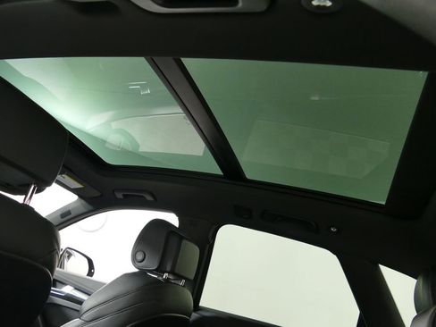 Used 2023 Audi SQ5 Prestige image 11