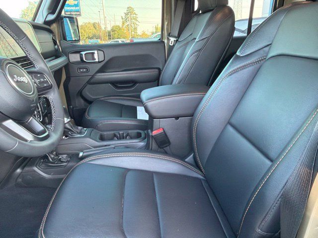 Used 2025 Jeep Gladiator Sport AWD/4WD image 10