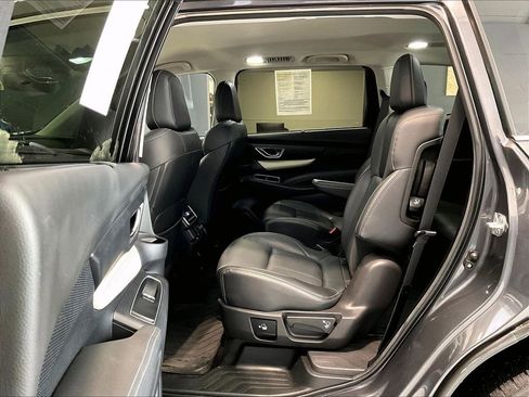 Used 2022 Subaru Ascent Limited image 22