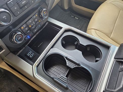 Used 2019 Ford F350 Lariat w/ Chrome Package image 13