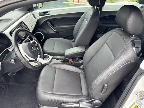 Used 2019 Volkswagen Beetle 2.0T SE image 11