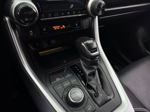 Used 2019 Toyota RAV4 Limited w/ Advanced Technology Package image 19