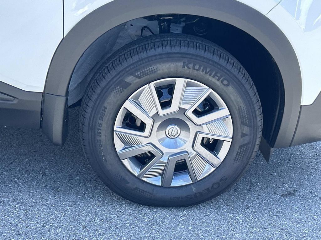 New 2026 Nissan Kicks S FWD image 9
