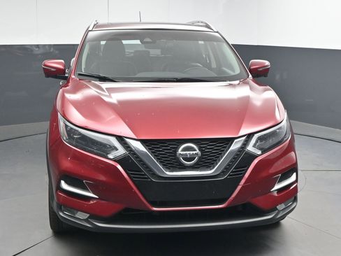 Used 2020 Nissan Rogue Sport SL w/ Premium Package image 2
