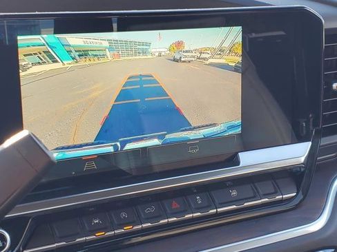 Used 2025 GMC Sierra 1500 SLT image 18