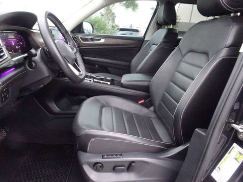 Used 2024 Volkswagen Atlas SEL AWD/4WD image 7