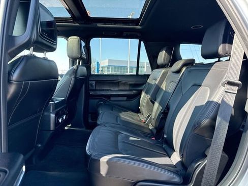Used 2020 Ford Expedition Limited w/ Equipment Group 302A AWD/4WD image 23