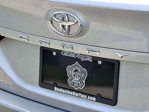 Used 2022 Toyota Camry XLE FWD image 13