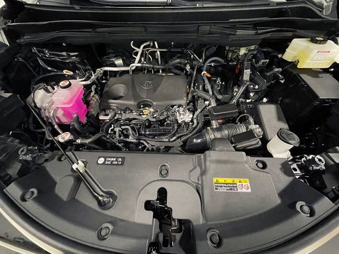 Used 2025 Toyota Sienna XLE image 44