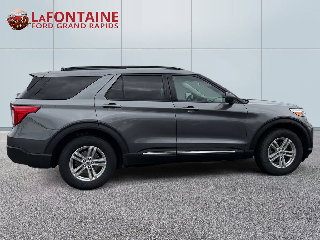 Used 2021 Ford Explorer XLT w/ Equipment Group 202A AWD/4WD image 8