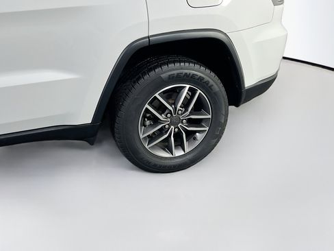 Used 2022 Jeep Grand Cherokee Limited image 26