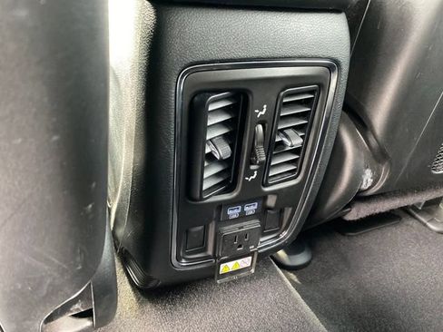 Used 2022 Jeep Grand Cherokee Limited w/ Trailer Tow Group IV AWD/4WD image 19