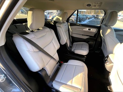 New 2026 Ford Explorer Active w/ Active Comfort Package image 9