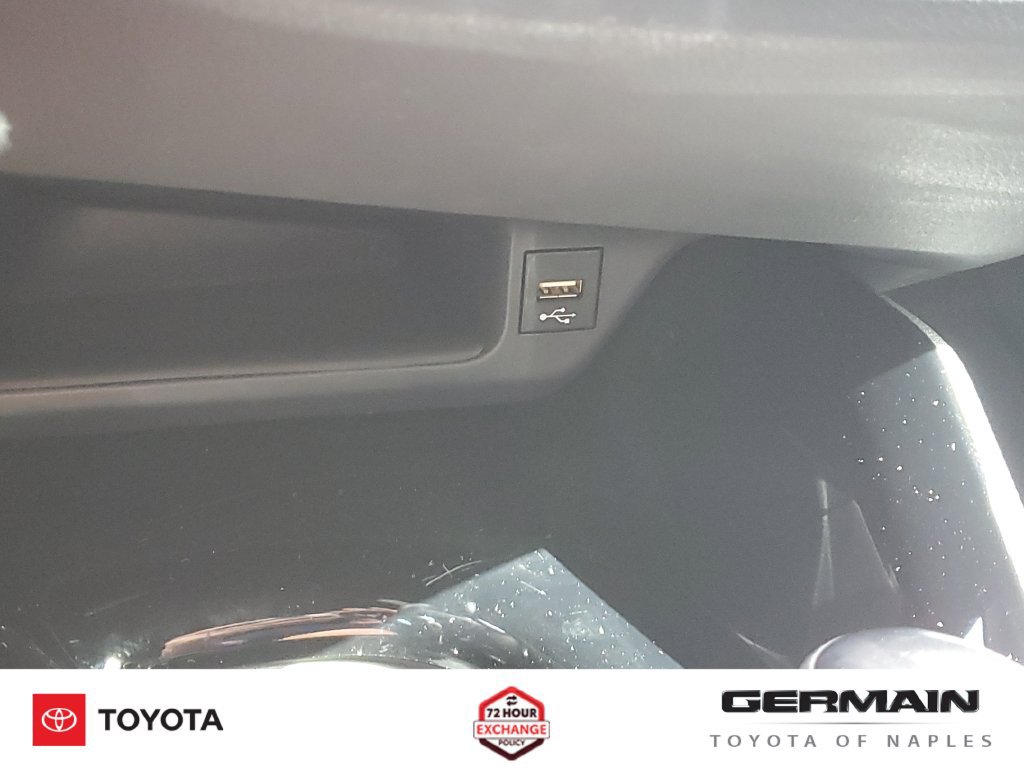 Used 2021 Toyota C-HR XLE FWD image 32