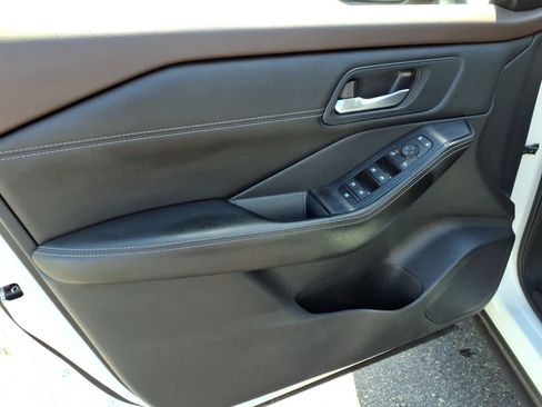 Used 2023 Nissan Rogue SV w/ SV Premium B Package AWD/4WD image 10