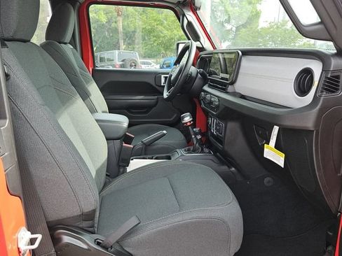 Used 2025 Jeep Wrangler Sport AWD/4WD image 13