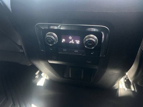 Used 2024 GMC Yukon XL AT4 w/ Technology Package AWD/4WD image 36