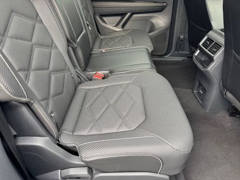 Used 2024 Volkswagen Atlas Cross Sport SE AWD/4WD image 27