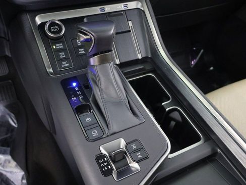 Used 2024 Lexus GX 550 image 57