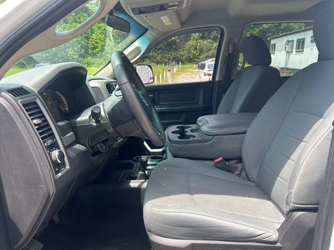 Used 2018 RAM 3500 Tradesman w/ Chrome Appearance Group AWD/4WD image 8