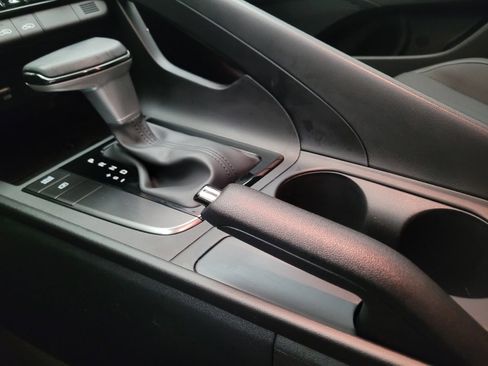 Used 2025 Hyundai Elantra Sport FWD image 26