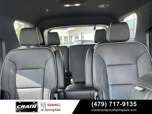 Used 2023 Chevrolet Traverse Premier AWD/4WD image 23
