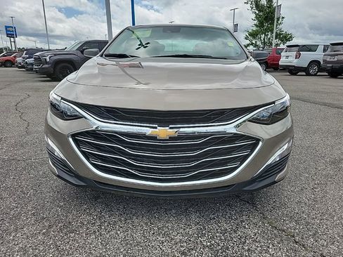 Used 2023 Chevrolet Malibu LS FWD image 2